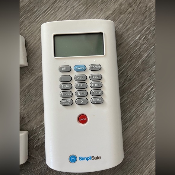 Simplisafe System - Previous Generation - Picture 2 of 9